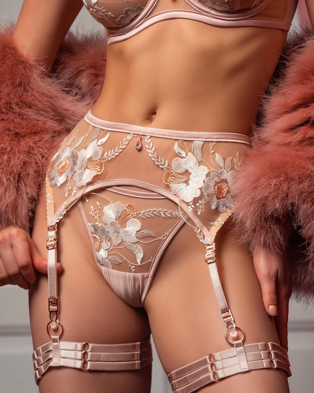 Czteroczęściowy komplet bielizny - SANA